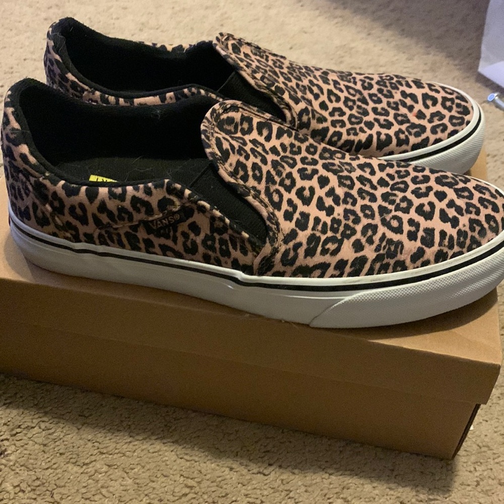Leopard Vans